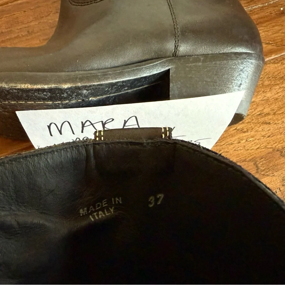 Golden Goose Wish Star Boot in Black and Yellow Embroidery 7 - Picture 8 of 10